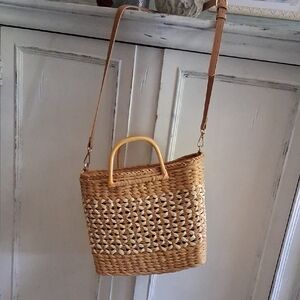 Stylish Tan Woven Handbag